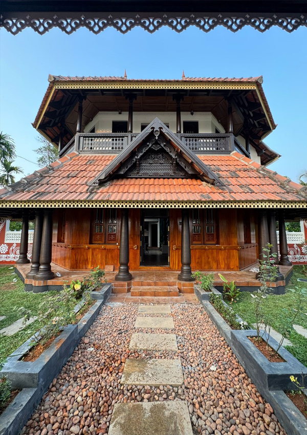 Thampuran’s Heritage Backwater Resort - Alapuzha-frontvie